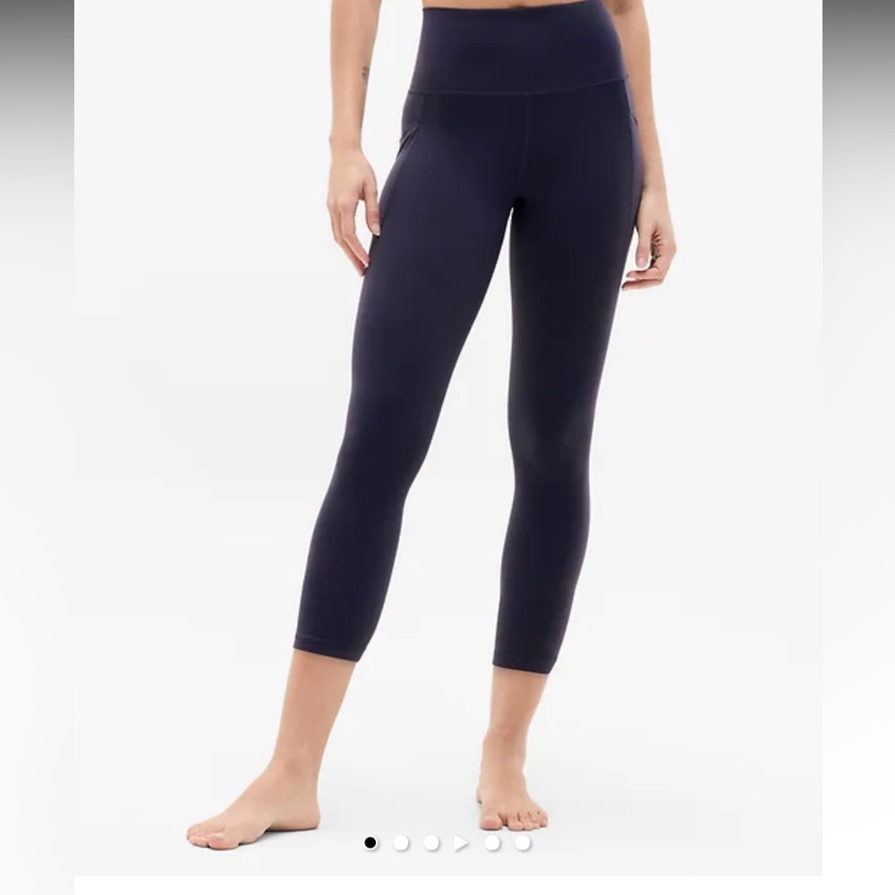 Athleta Salutation Stash Leggings with Pockets Capris in Navy Size 3X